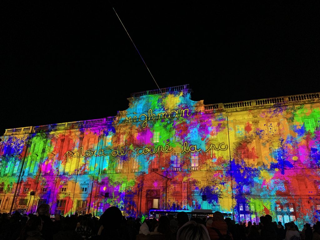 Le Retour Du Petit Géant Lyon Place Des Terreaux